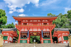 Yasaka-jinja Shrine