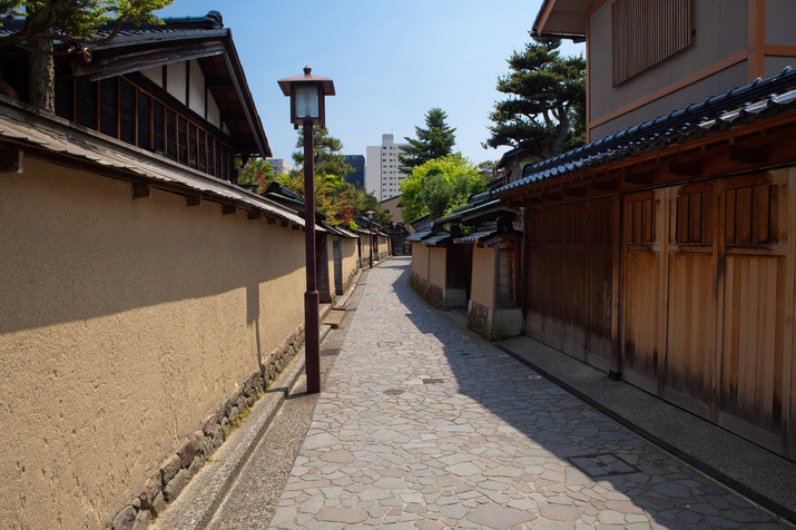 Half-day (AM) Kanazawa Tour: Samurai Residence, Castle and Garden