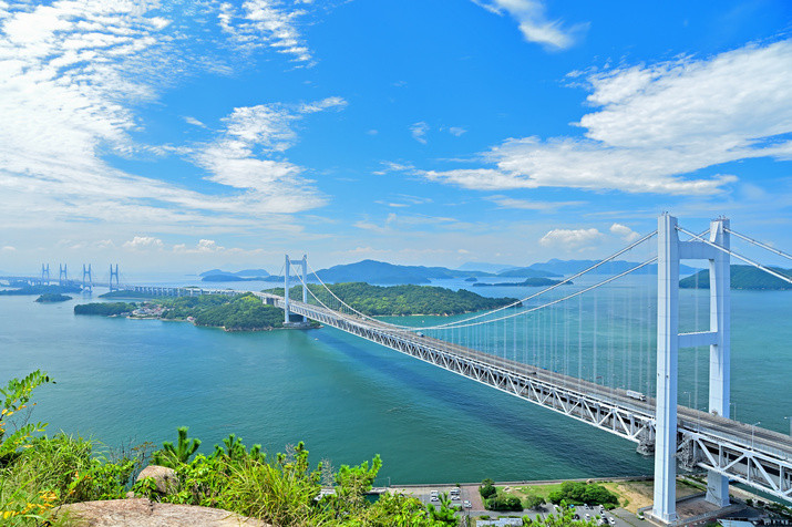 1-day Tour: Island Vistas from Seto Ohashi Bridge, Ritsurin Garden & Jeans Street