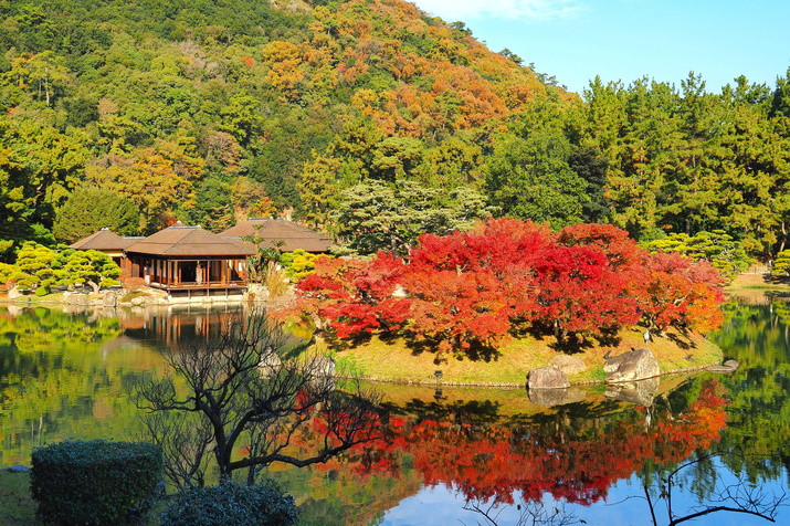 1-day Tour: Island Vistas from Seto Ohashi Bridge, Ritsurin Garden & Jeans Street